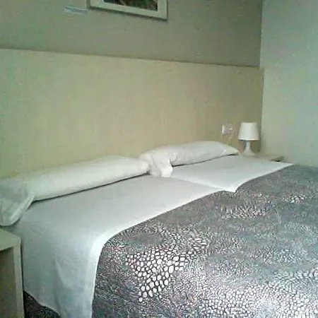 Estacio Del Nord فندق